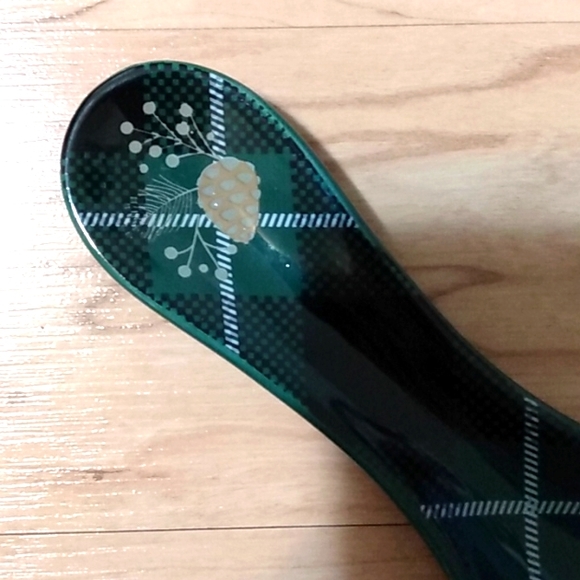 Disney Mickey Mouse Christmas Yuletide Fun Ceramic Spoon Rest Spatula Rest - Picture 3 of 5